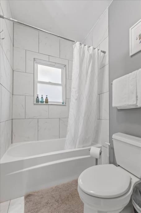 Convenient - Pet and Baby - Near Convention and Hospital